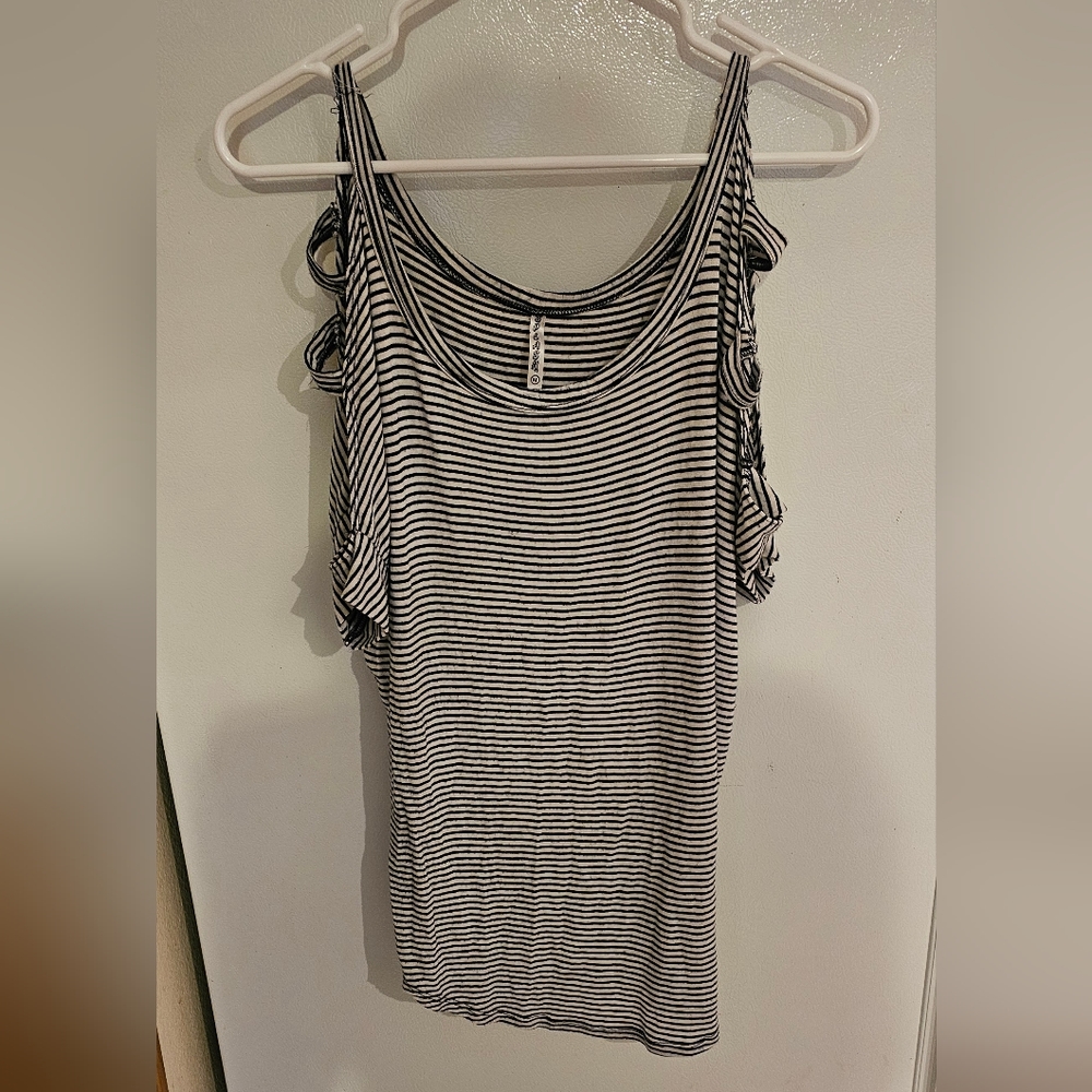 Black and white striped medium top from splash
